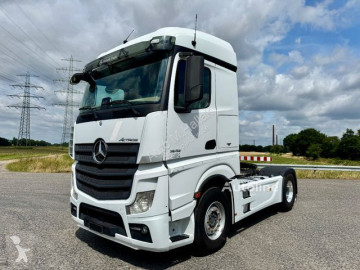 Cabeza tractora Mercedes