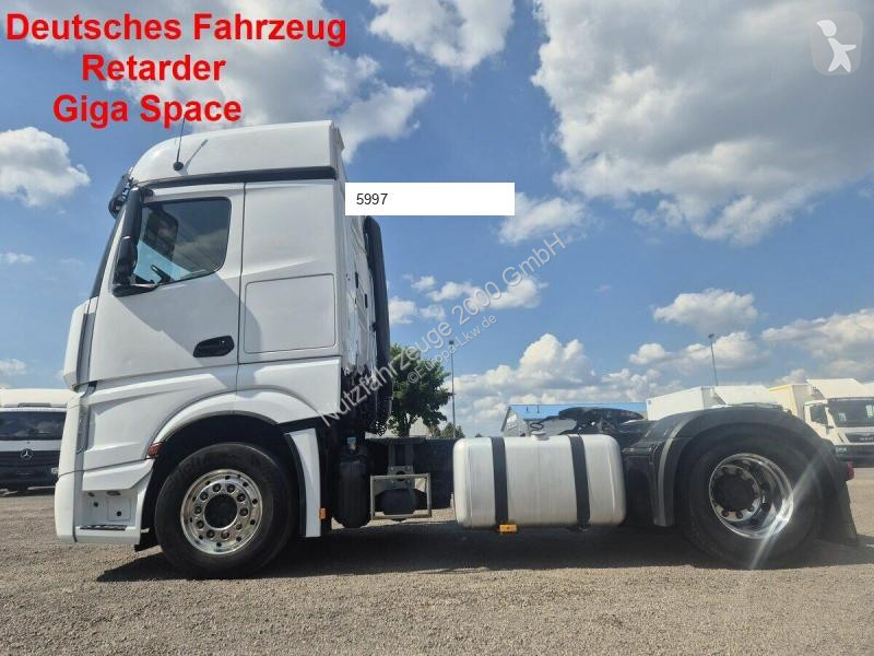 Traktor Mercedes