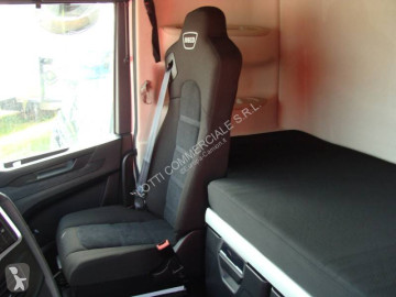 Traktor Iveco