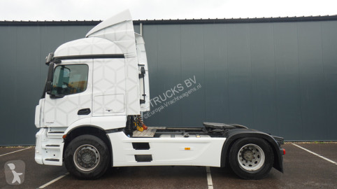 Traktor Mercedes