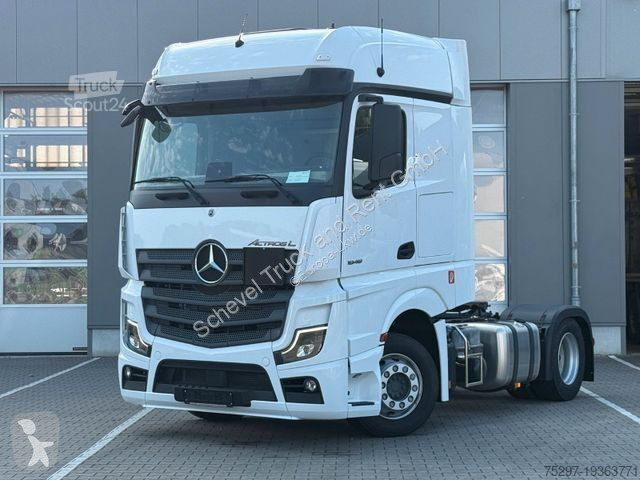 Traktor Mercedes 1848 LS BigSpace mit ADR