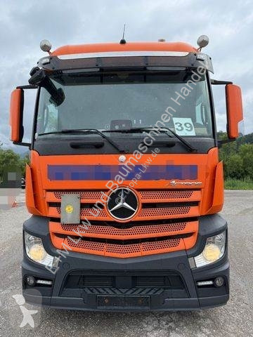 Traktor Mercedes