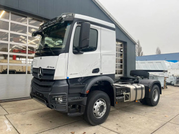 Traktor Mercedes ny