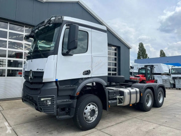 Traktor Mercedes ny