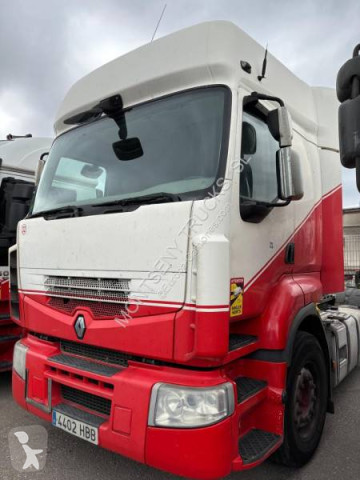 Cabeza tractora productos peligrosos / ADR Renault
