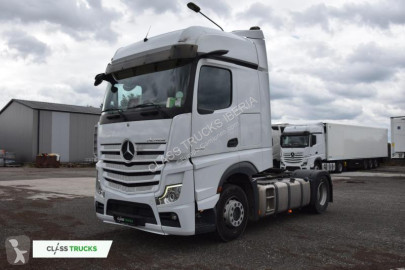 Traktor Mercedes