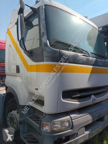 Влекач Renault Premium 385