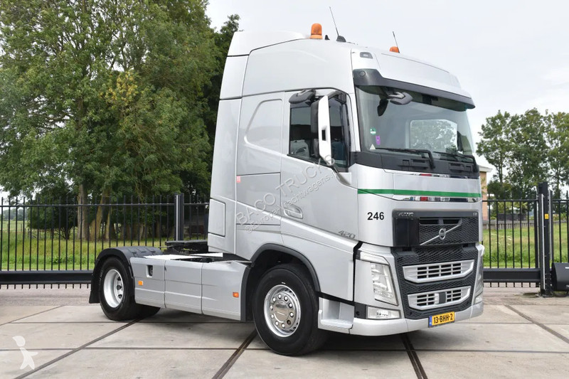 Trekker Volvo 420 Globe 4x2 - ADR FL - 766 TKM...
