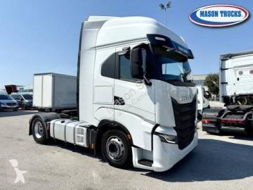 Traktor Iveco