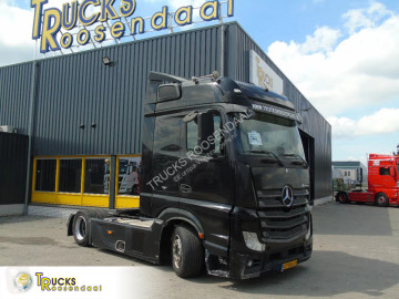 Traktor Mercedes