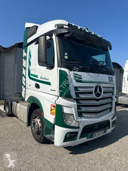 Cap tractor Mercedes