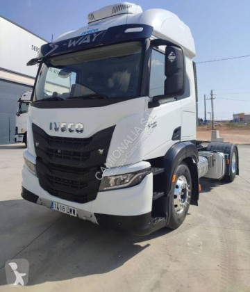 Traktor Iveco