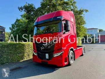 Traktor Iveco