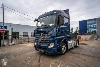 Traktor Mercedes