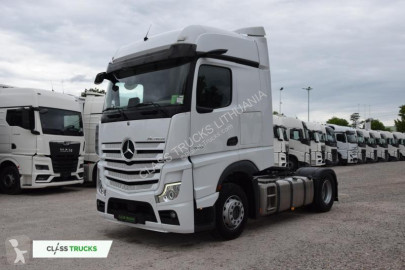 Cabeza tractora Mercedes
