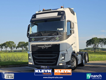 Cabeza tractora Volvo