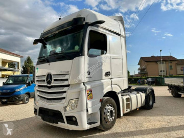 Traktor Mercedes