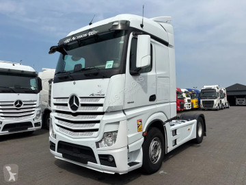 Traktor Mercedes