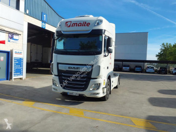 Cabeza tractora DAF
