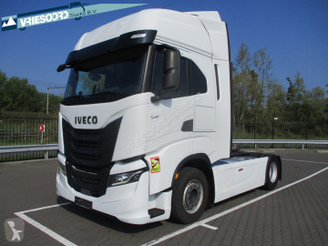 Traktor Iveco