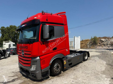 Traktor Mercedes