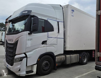 Traktor Iveco