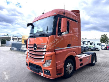 Traktor Mercedes