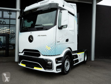 Tracteur Mercedes neuf