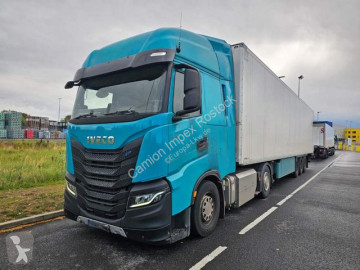 Cabeza tractora Iveco