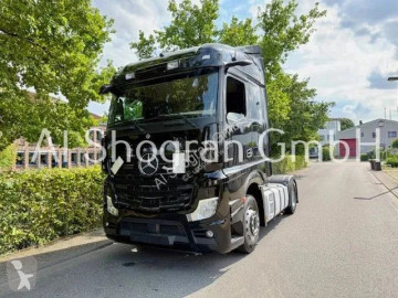 Traktor Mercedes