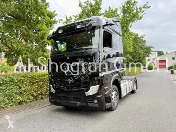 Traktor Mercedes