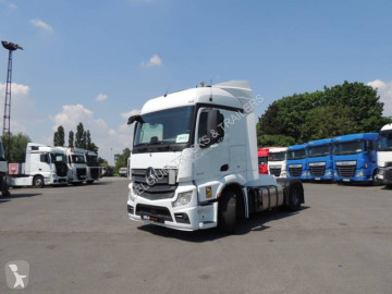 Traktor Mercedes Actros 1846