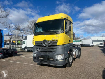 Traktor Mercedes