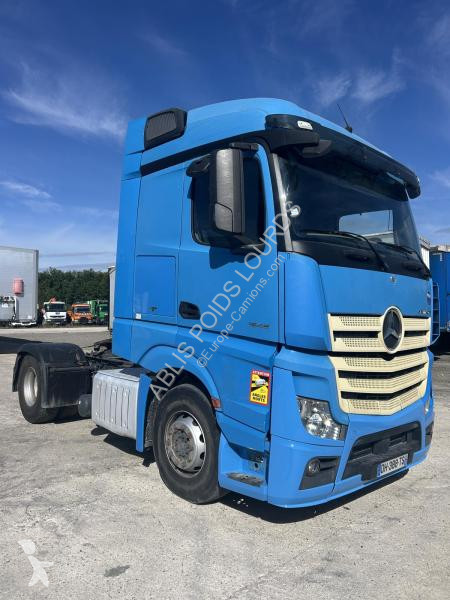 Traktor Mercedes 1845