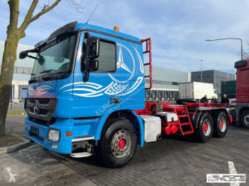 Traktor Mercedes