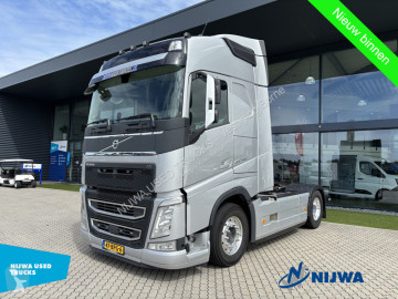 Cabeza tractora Volvo