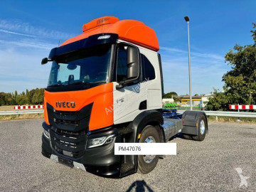 Traktor Iveco