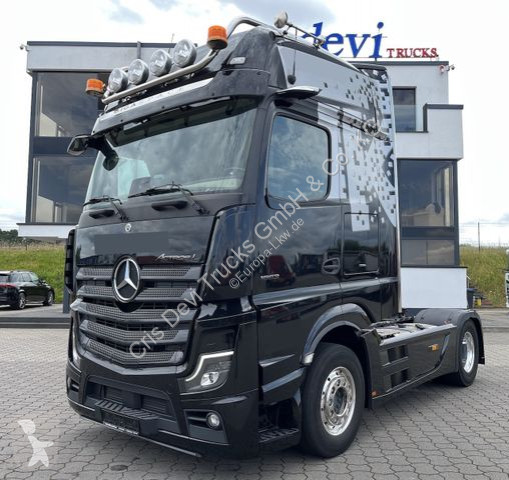 Traktor Mercedes 1853 4x2 Gigaspace / Sitzecke...