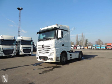 Traktor Mercedes