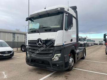 Traktor Mercedes ny