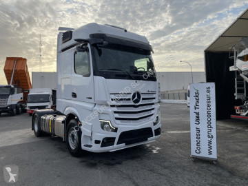 Traktor Mercedes ny
