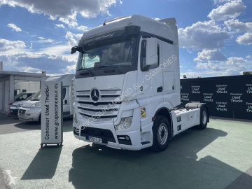 Cabeza tractora Mercedes