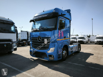Cabeza tractora Mercedes