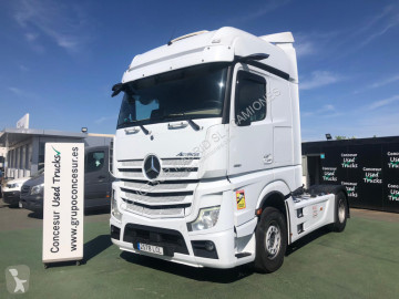 Traktor Mercedes