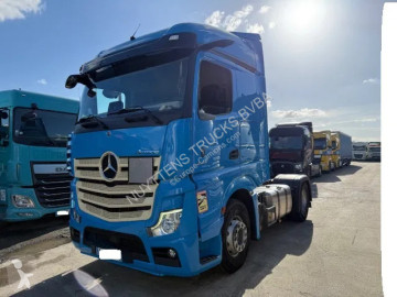 Traktor Mercedes