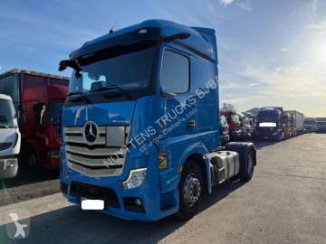 Traktor Mercedes