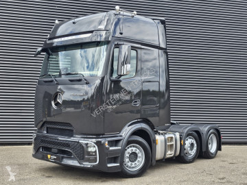 Traktor Mercedes