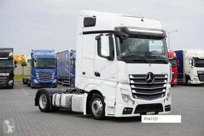 Traktor Mercedes