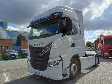 Traktor Iveco