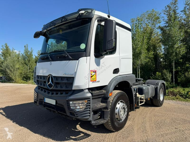 Tracteur Mercedes 2046